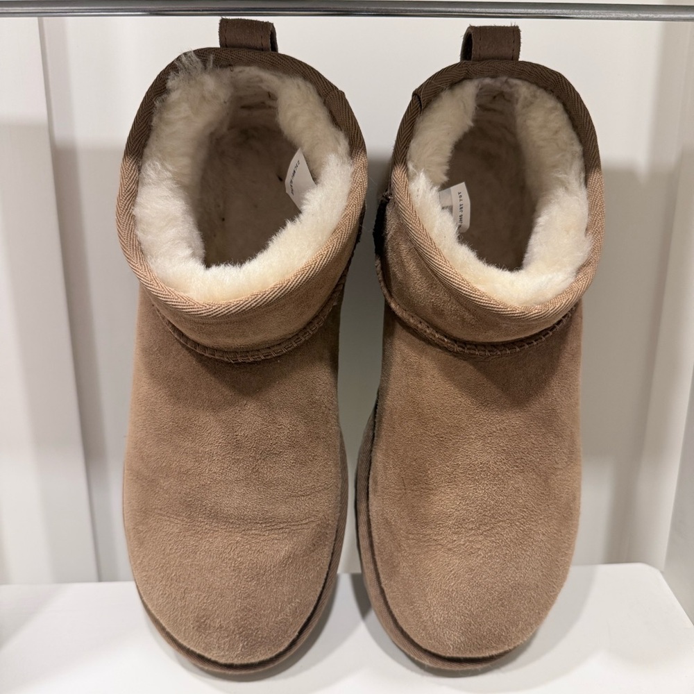 Ugg Women’s Classic Ultra Mini Chestnut size 7